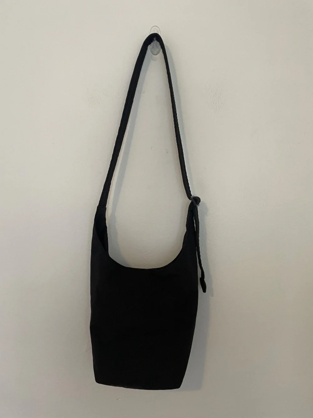 Baggu Small Nylon Sling Bag in Black, Adjustable Shoulder Purse